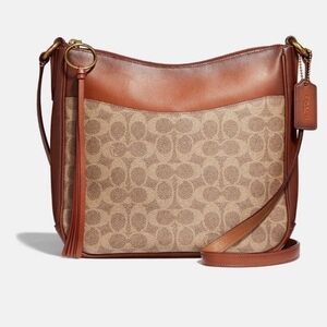 COACH -  Chaise Crossbody In Signature Canvas